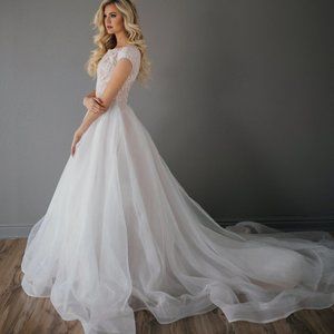 Holly by Elizabeth Cooper Design